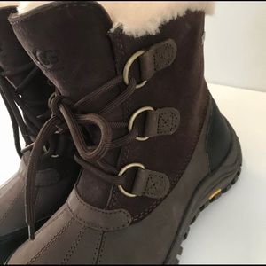 NWOT UGG Ostrander Winter Snow Boot US Size 5